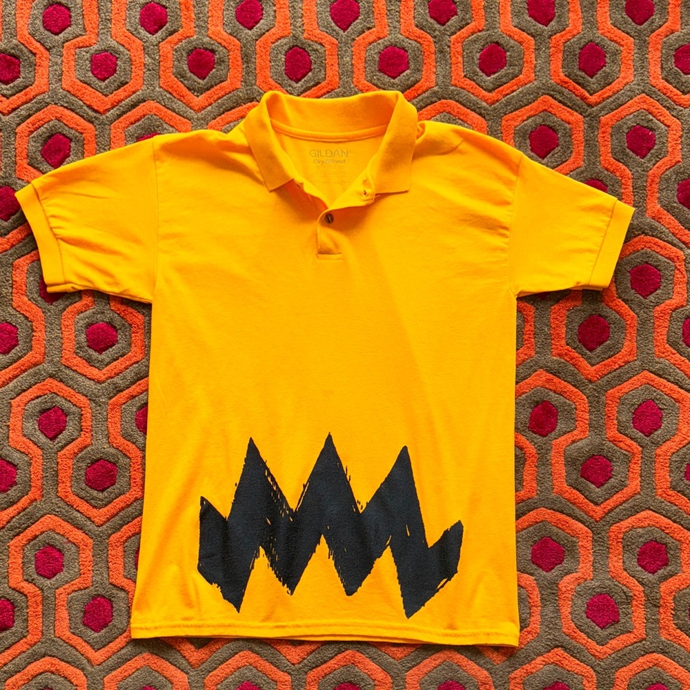 MAKE OFFER! Peanuts Yellow Polo with Black Zigzag Hem Charlie Brown Gildan Y XL